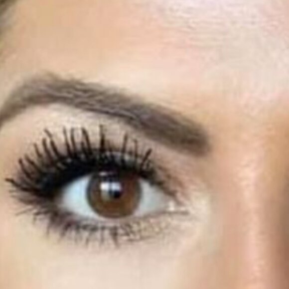 Mary Kay Fanorama Mascara - Picture 4 of 4